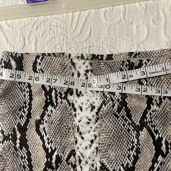 H&M Snake Skin Print Mini Skirt - Picture 6 of 8